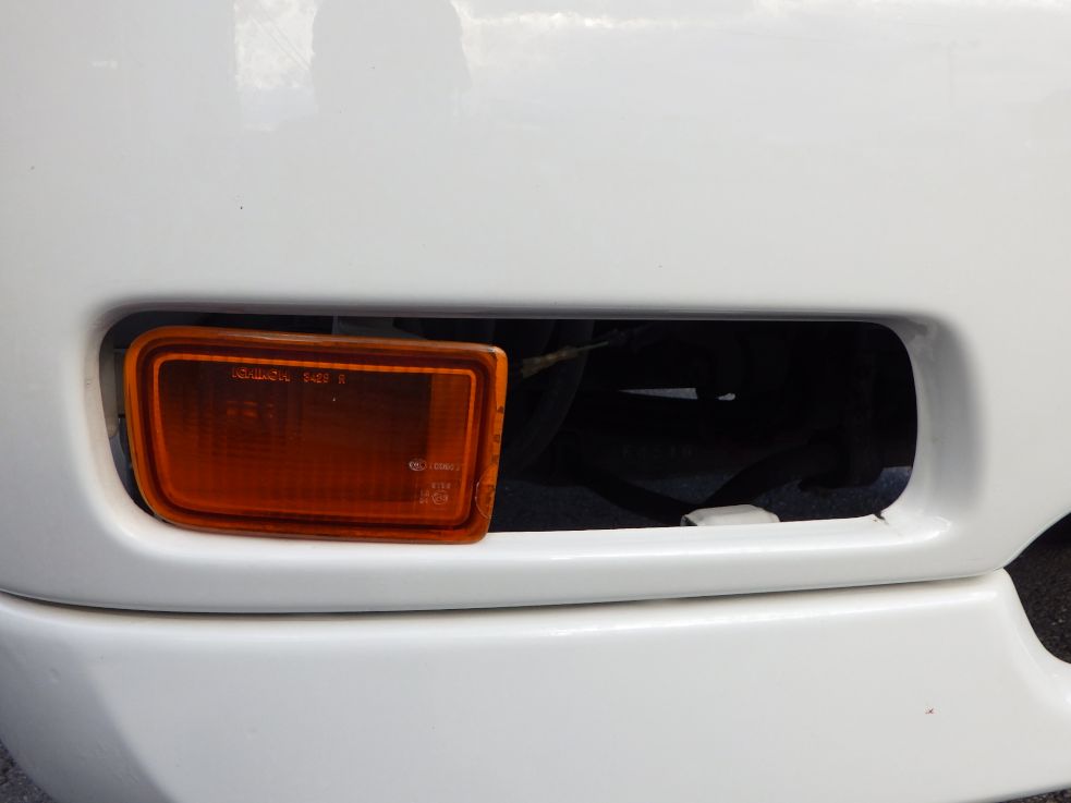 左右のフォグランプが欠損しています。|いすゞ フォワード KL-FSR33K4Rの写真34