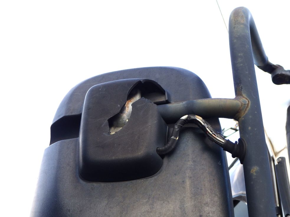 運転席側ミラーカバーに割れがあります。|いすゞ フォワード KL-FSR33K4Rの写真36