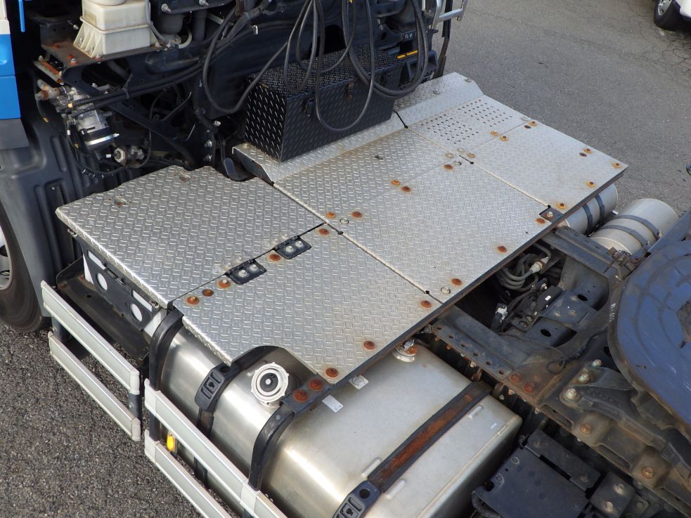 踊り場の状態です。|日野 プロフィア QPG-SH1EDDGの写真9