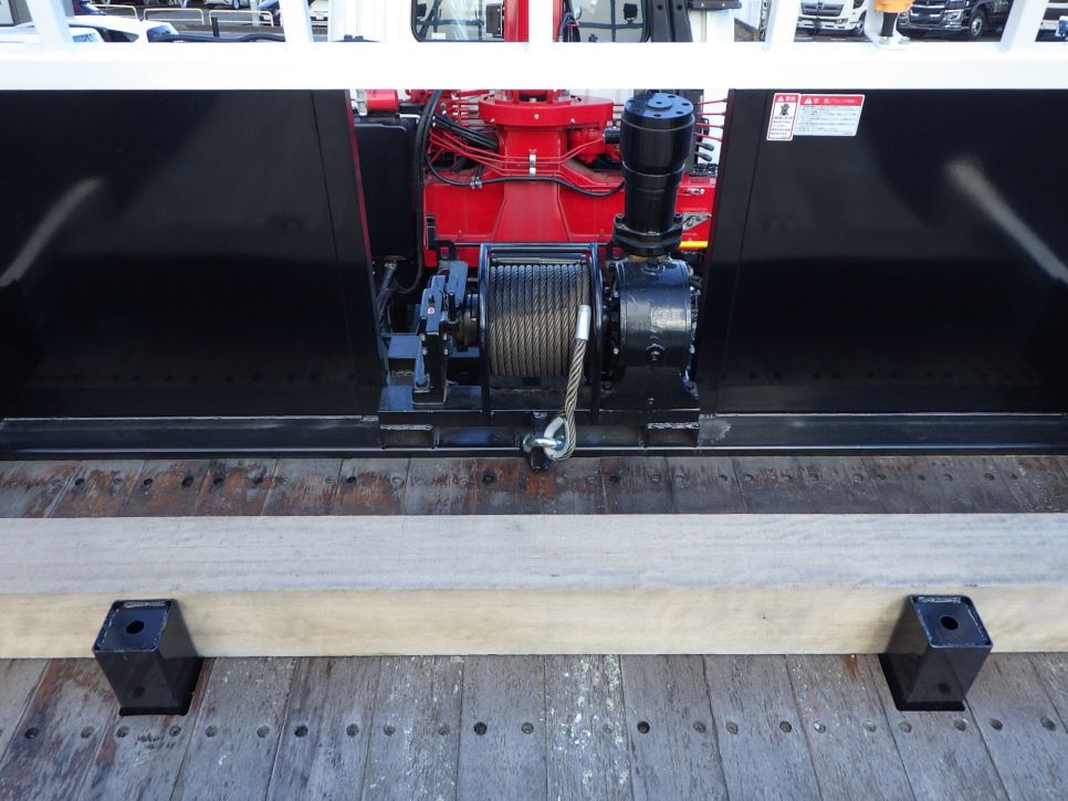 荷台前方ウインチの状態です。|三菱 ファイター 2KG-FK62FZの写真10