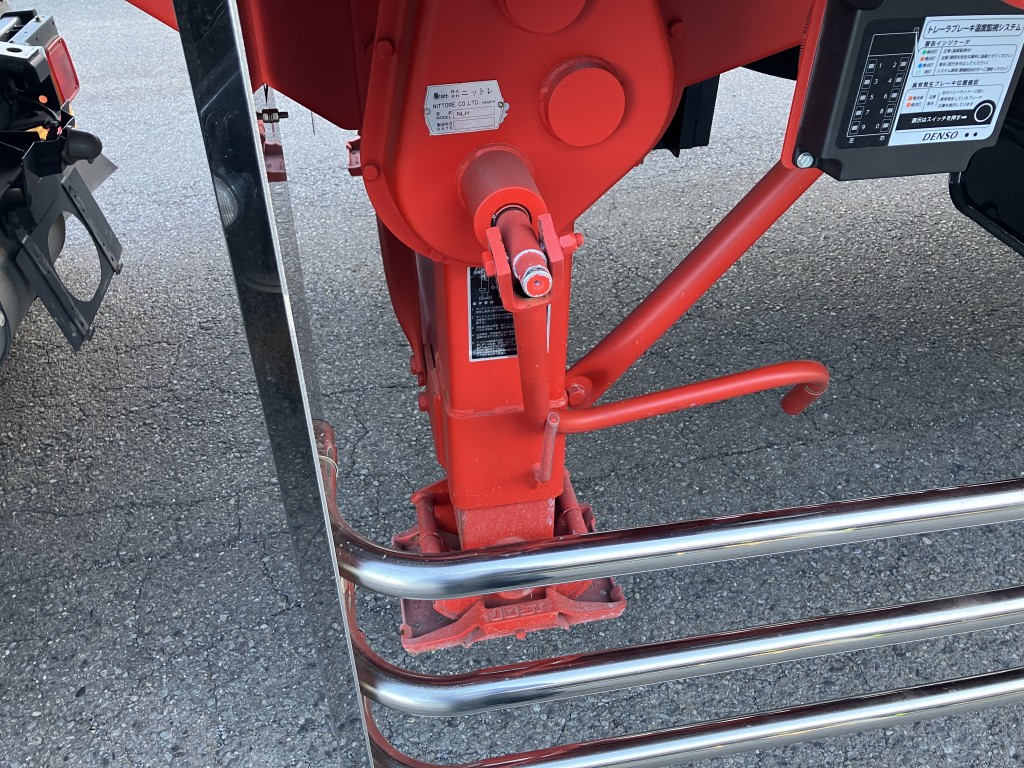 脚は手動式です。|トレクス  VFR342DFの写真15