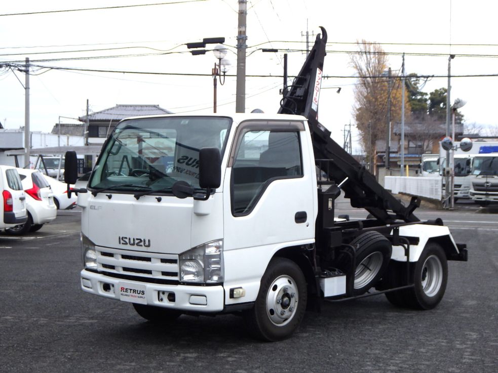 いすゞ エルフ TKG-NKR85AN(2WD)の写真1