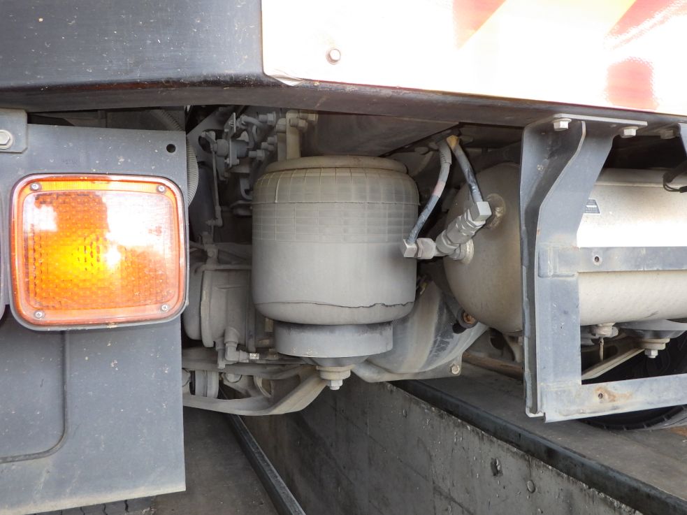 エアサスです。|日野 プロフィア QPG-SH1EDDGの写真5