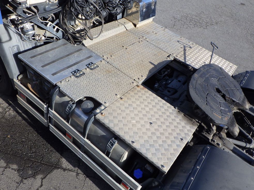 踊り場の状態です。|日野 プロフィア QPG-SH1EDDGの写真9