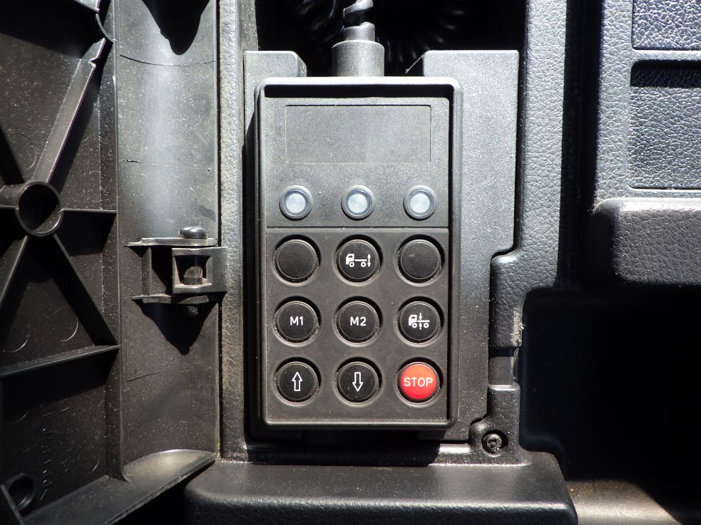 エアサスのコントローラーです。|日野 プロフィア QPG-SH1EDDGの写真16