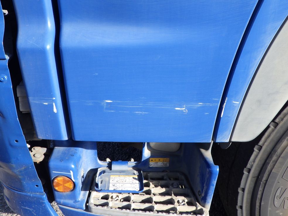 助手席側ドア前方にキズがあります。|日野 プロフィア QPG-SH1EDDGの写真22