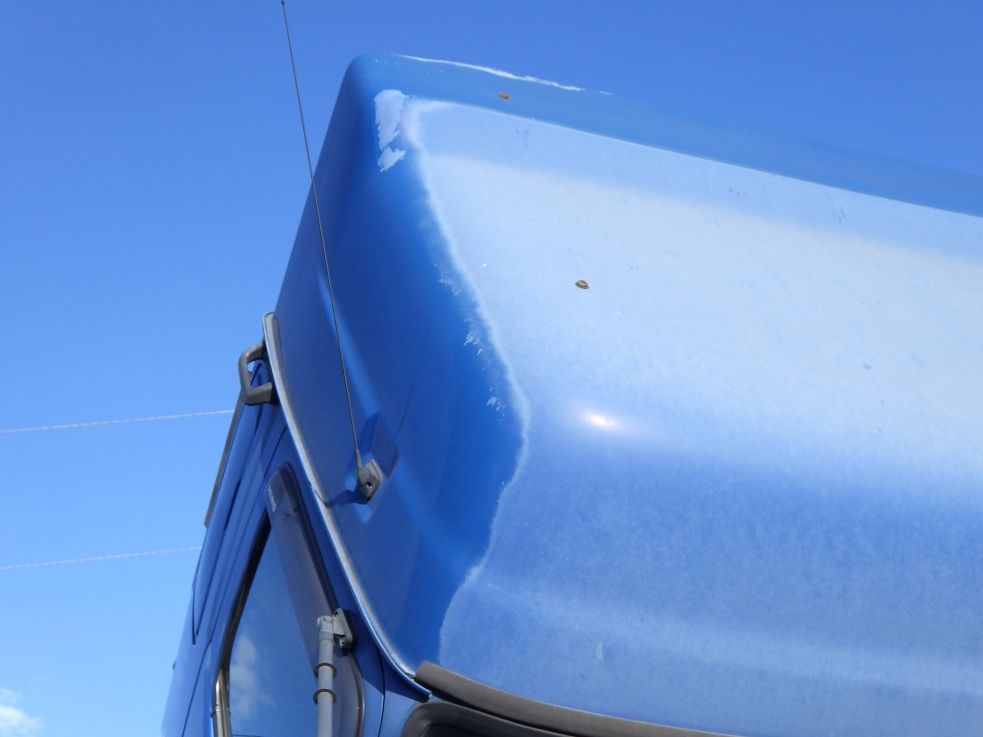 ルーフにクリアの剝がれがあります。|日野 プロフィア QPG-SH1EDDGの写真27