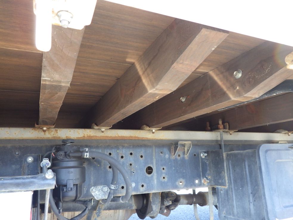 シャーシとネタの状態です。(縦は鉄・横ネタは木製です)|日野 デュトロ TKG-XZU710M(2WD)の写真7