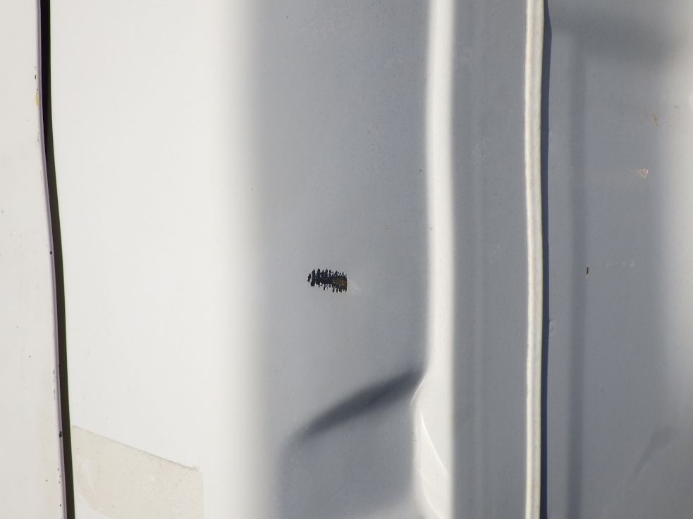 キャブ後方の助手席側キズがあります。|日野 デュトロ TKG-XZU710M(2WD)の写真19