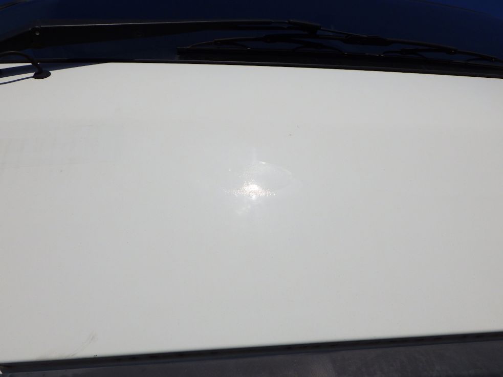 フロントパネルに板金跡があります。|日野 デュトロ TKG-XZU710M(2WD)の写真20