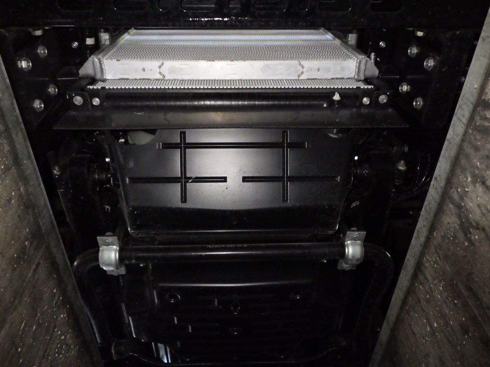 ボディー下周りの状態です。|三菱 スーパーグレート 2PG-FS74HZの写真14