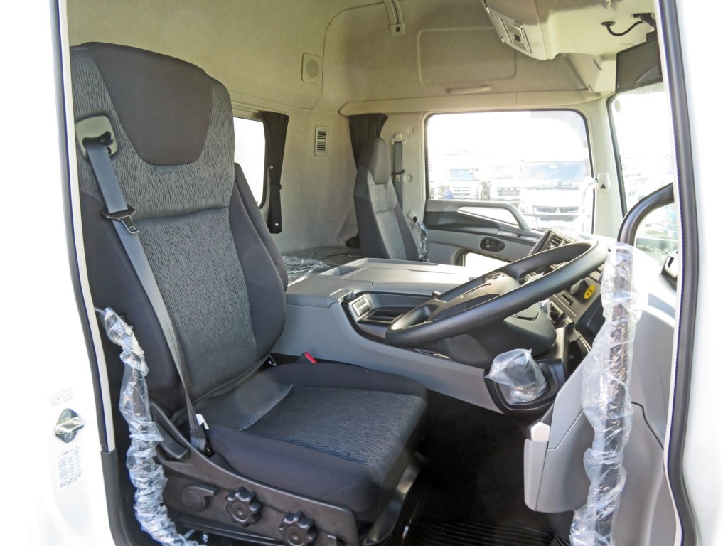 ハイルーフキャビンです。|三菱 スーパーグレート 2PG-FS74HZの写真6