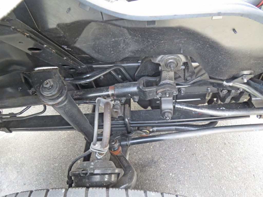 脚廻りに少し置きサビがあります。|三菱 スーパーグレート 2PG-FS74HZの写真14