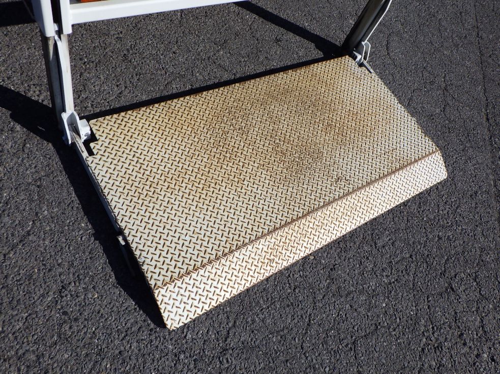 ゲートのステージ状態です。(サビがあります)|三菱 キャンター TPG-FBA50(2WD)の写真11