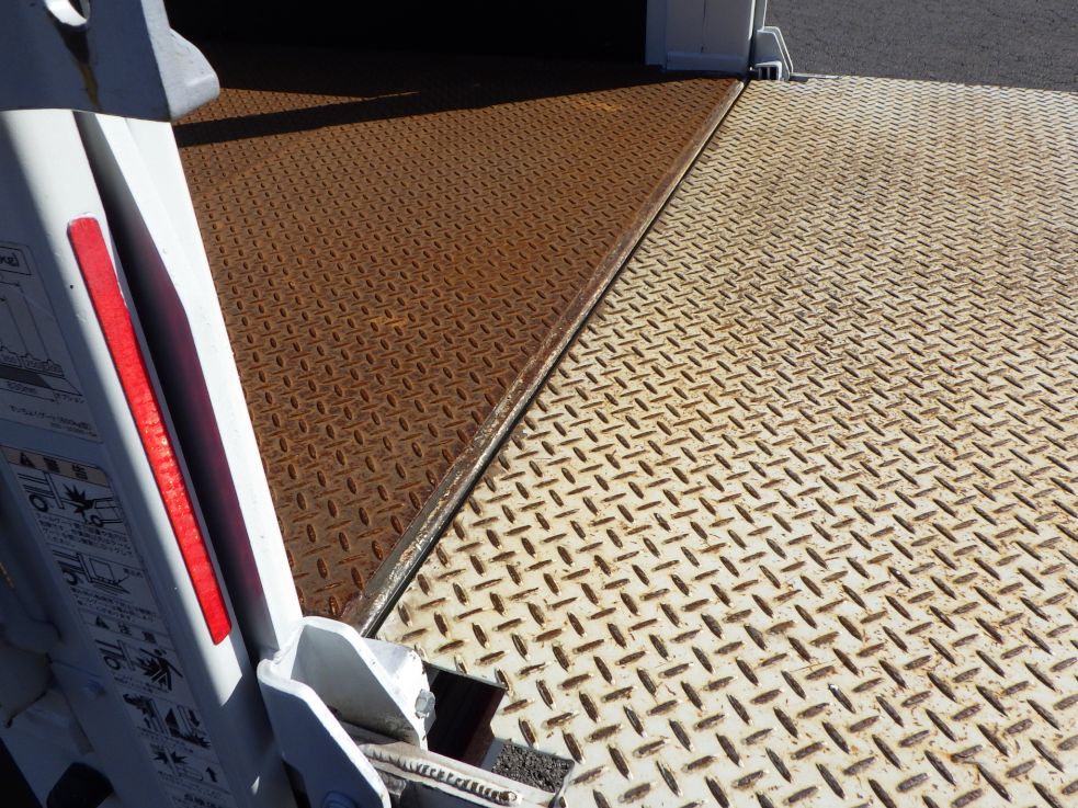 三菱 キャンター TPG-FBA50(2WD)の写真12