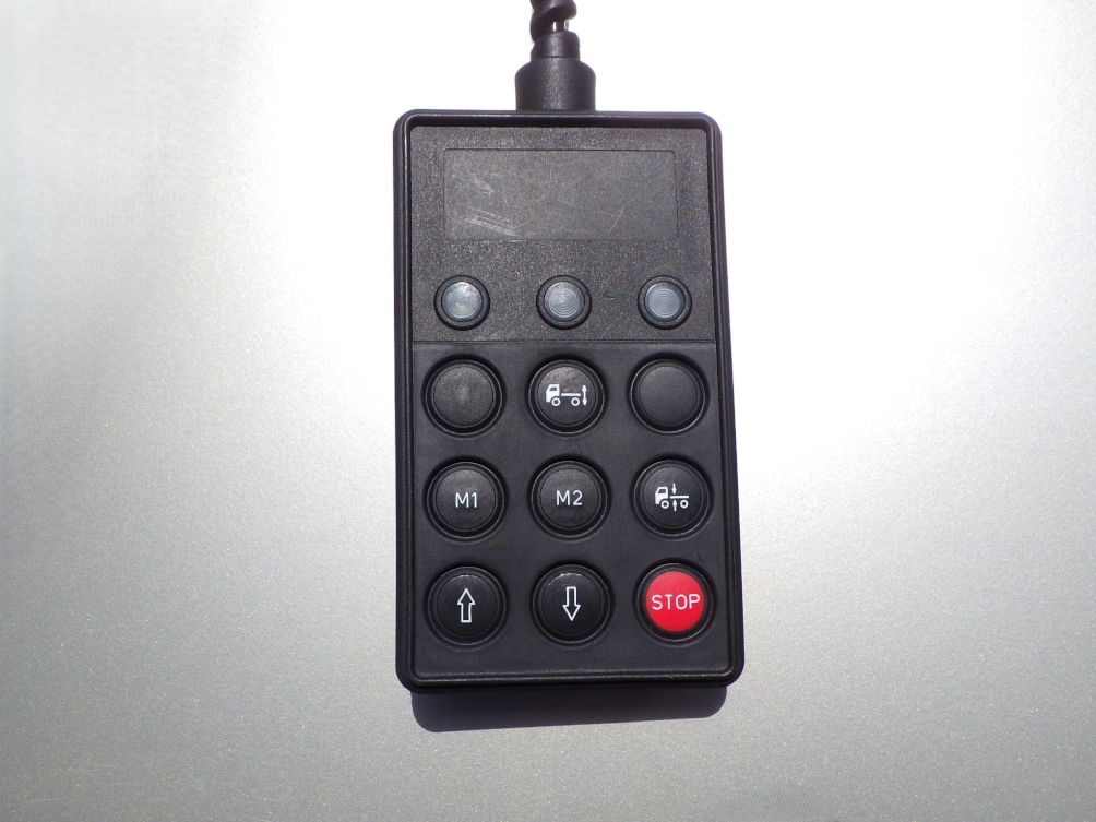 エアサスのコントローラーです。|日野 レンジャー 2KG-FD2ABG(2WD)の写真18