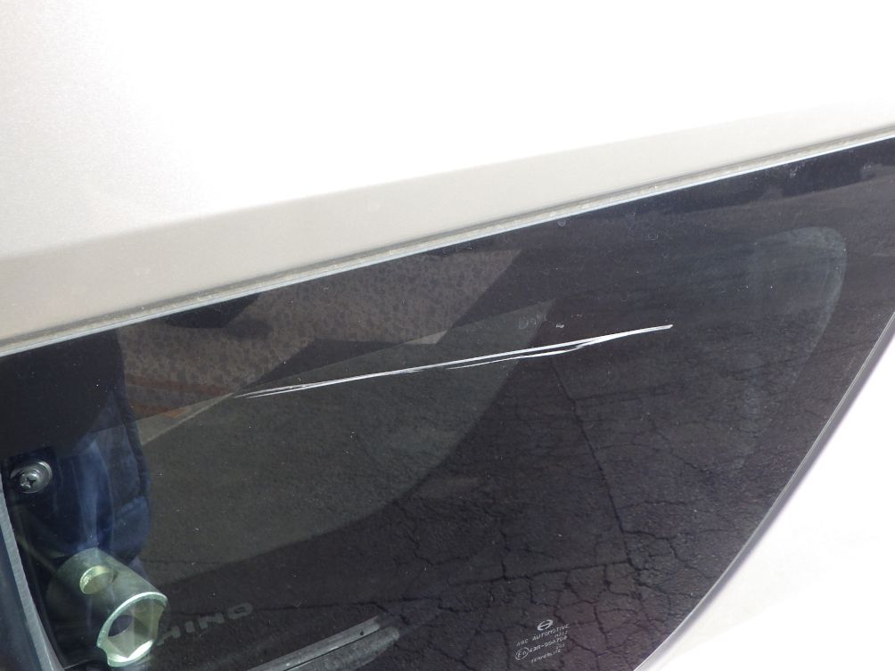 安全窓ガラスにスレがあります。|日野 レンジャー 2KG-FD2ABG(2WD)の写真26