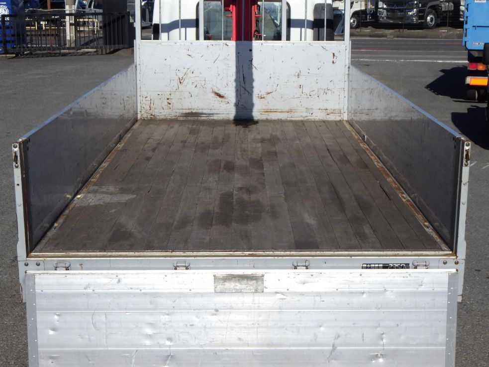 床板の状態です。|いすゞ フォワード TKG-FRR90S2(2WD)の写真10