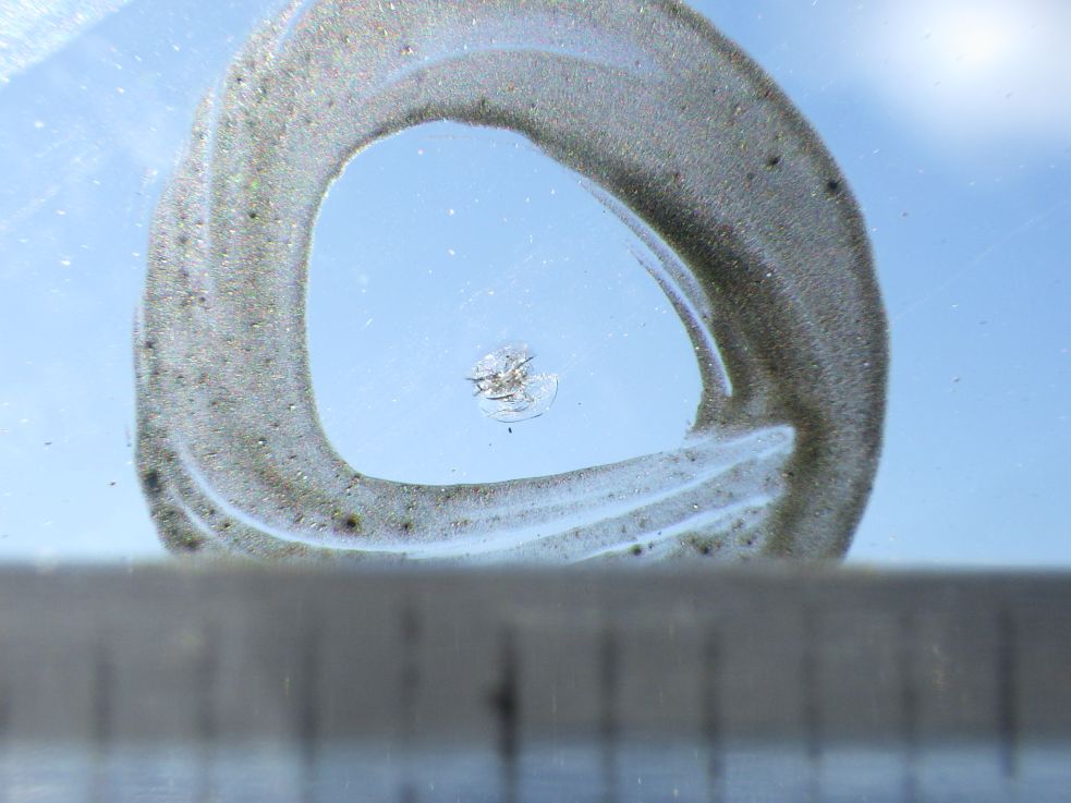 フロントガラスに小キズがあります。|いすゞ フォワード TKG-FRR90S2(2WD)の写真15