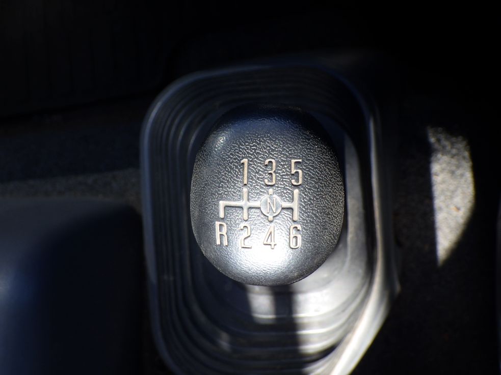 MT６速です。|いすゞ フォワード TKG-FRR90S2(2WD)の写真17