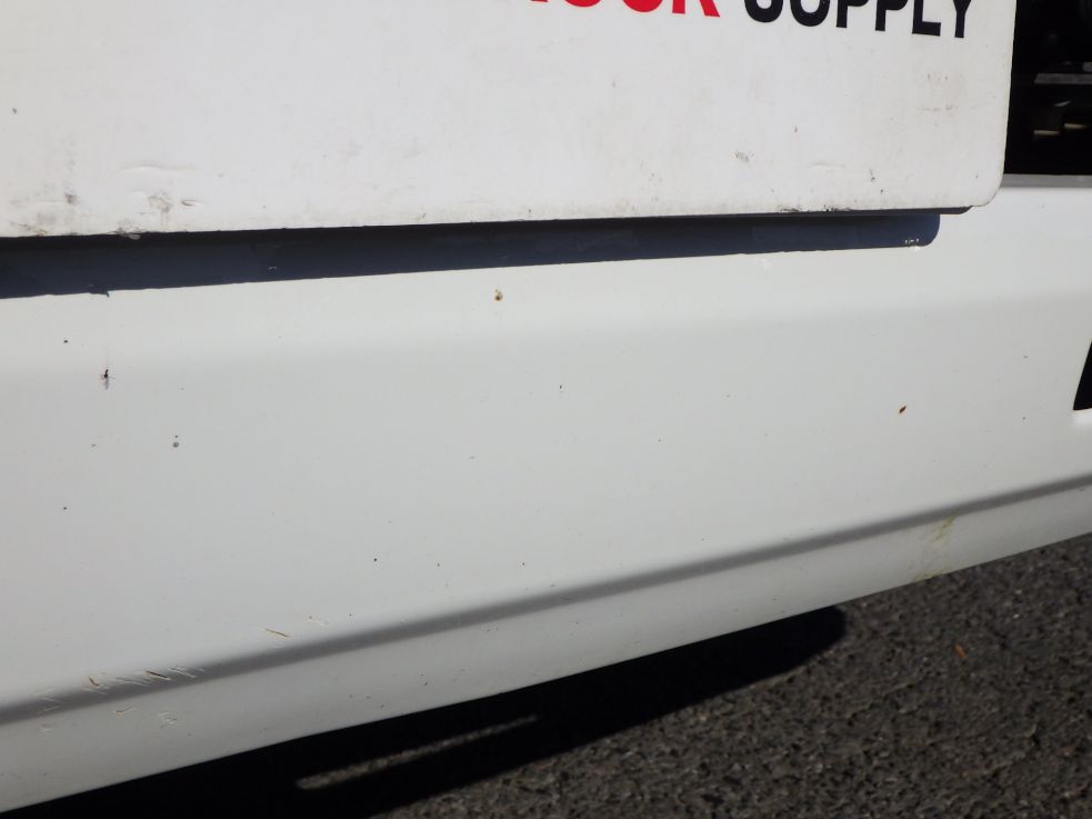 フロントバンパーに小キズがあります。|いすゞ フォワード TKG-FRR90S2(2WD)の写真25