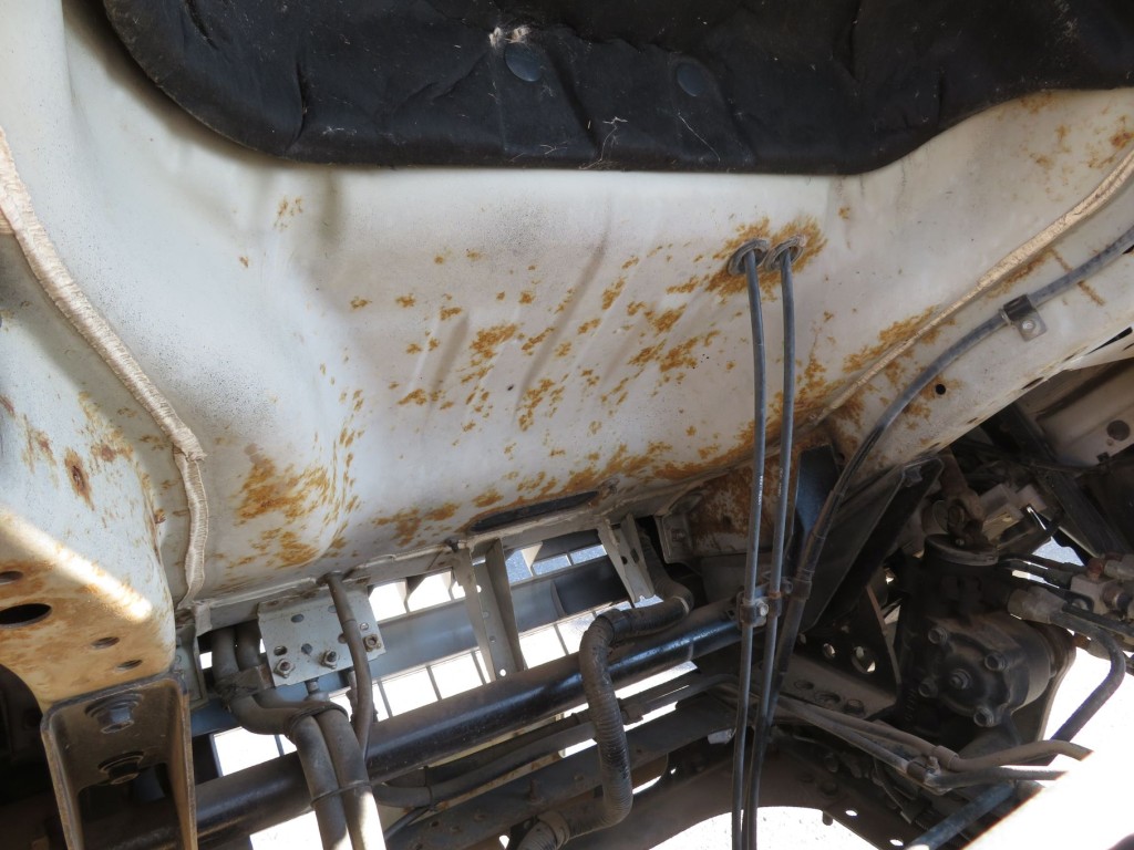 キャブ下面の状態です。|いすゞ フォワード PKG-FRR90S1(2WD)の写真29