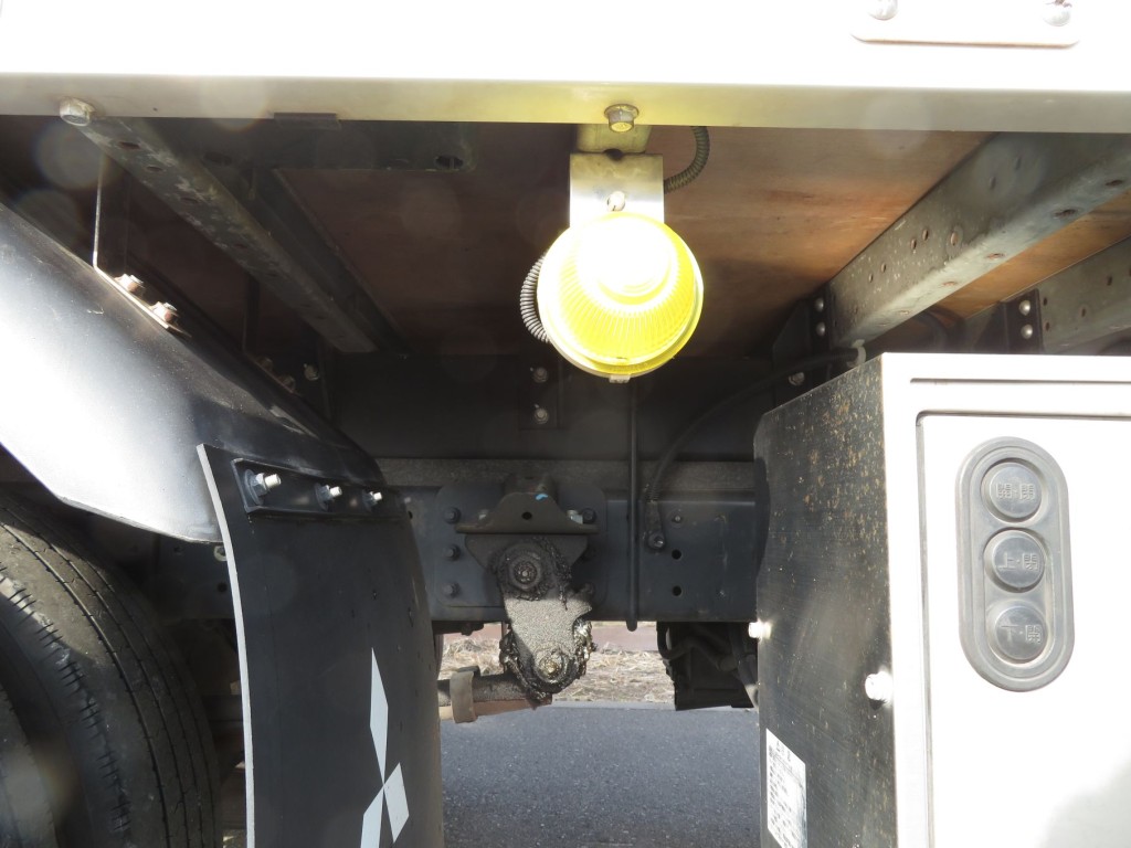 三菱 キャンター TPG-FEA50(2WD)の写真5