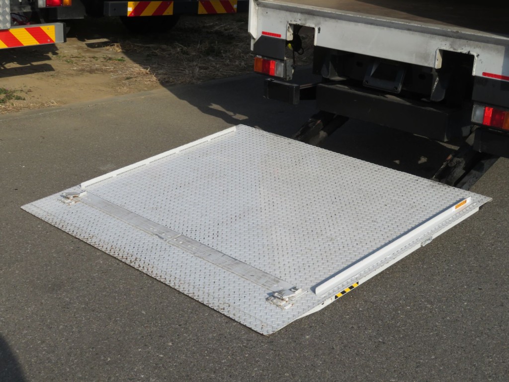 三菱 キャンター TPG-FEA50(2WD)の写真10