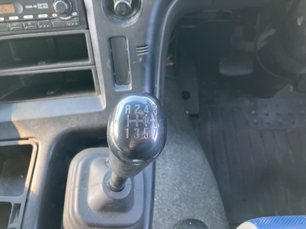 いすゞ ギガ QKG-CYL77Aの写真11