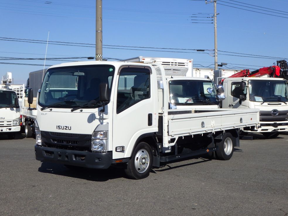 いすゞ エルフ 2RG-NNR88AR(2WD)の写真1