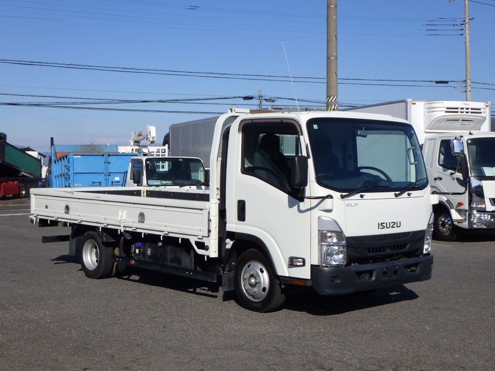 いすゞ エルフ 2RG-NNR88AR(2WD)の写真2