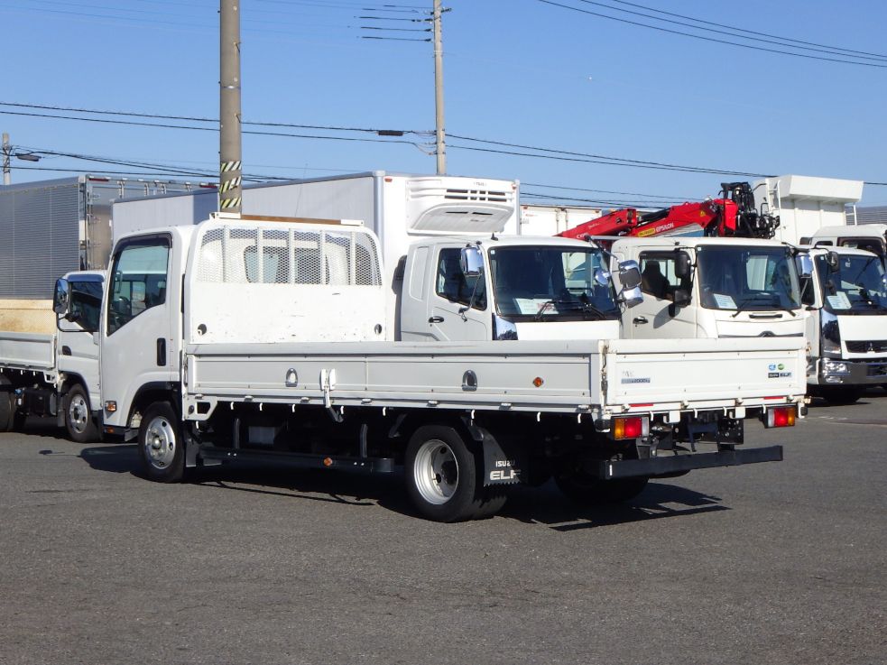 いすゞ エルフ 2RG-NNR88AR(2WD)の写真3