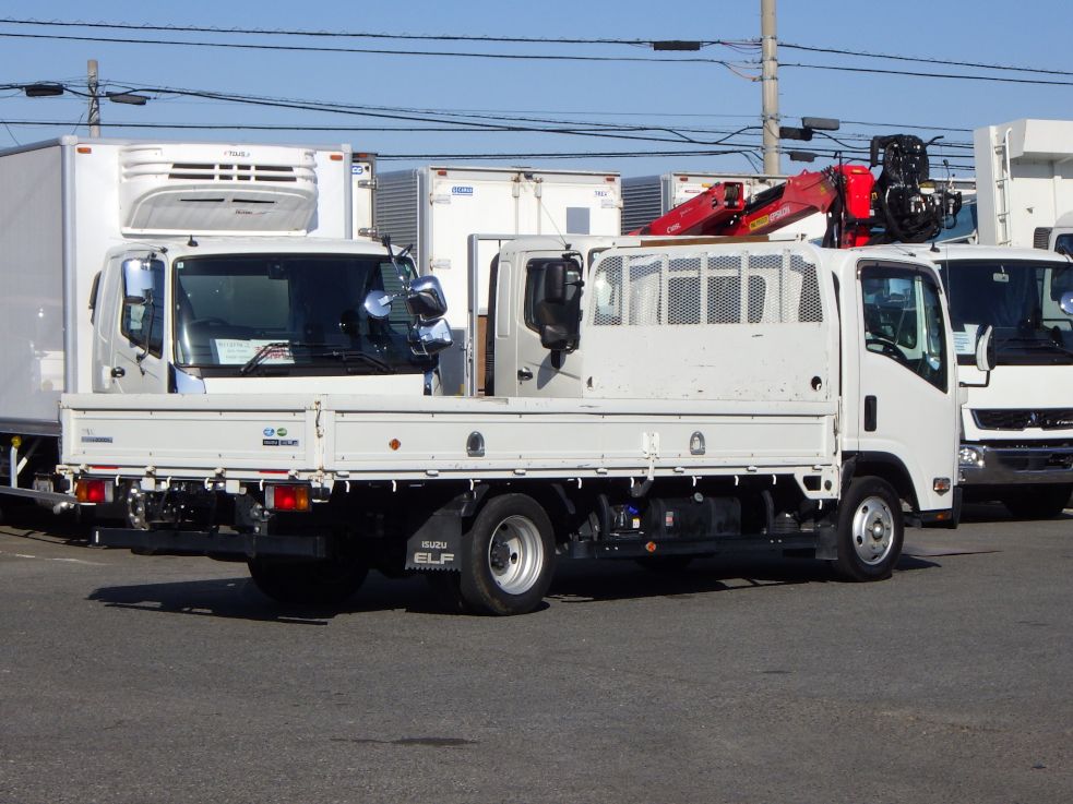 いすゞ エルフ 2RG-NNR88AR(2WD)の写真4