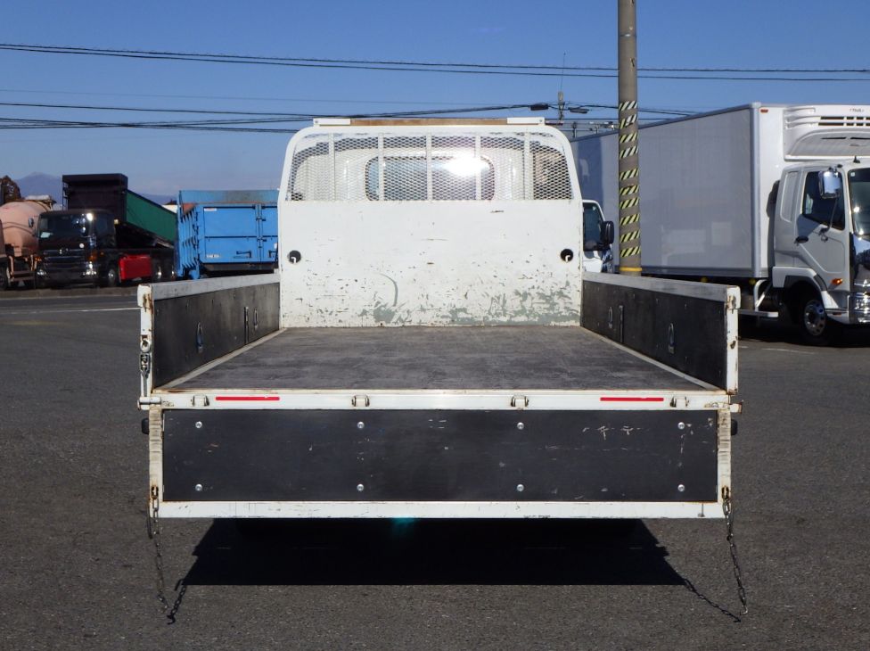 荷台全体の状態です。|いすゞ エルフ 2RG-NNR88AR(2WD)の写真9