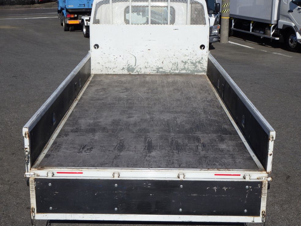 床板の状態です。|いすゞ エルフ 2RG-NNR88AR(2WD)の写真10