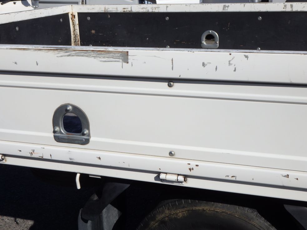 運転席側アオリにキズ・サビ・ヘコミがあります。（助手席側にもあります）|いすゞ エルフ 2RG-NNR88AR(2WD)の写真20