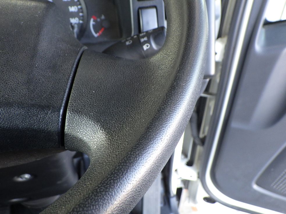 ハンドルにスレがあります。|いすゞ エルフ 2RG-NNR88AR(2WD)の写真26