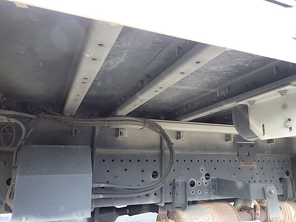 シャーシとネタの状態です。（縦はアルミ・横ネタは鉄製です）|いすゞ フォワード SKG-FRR90S2の写真7