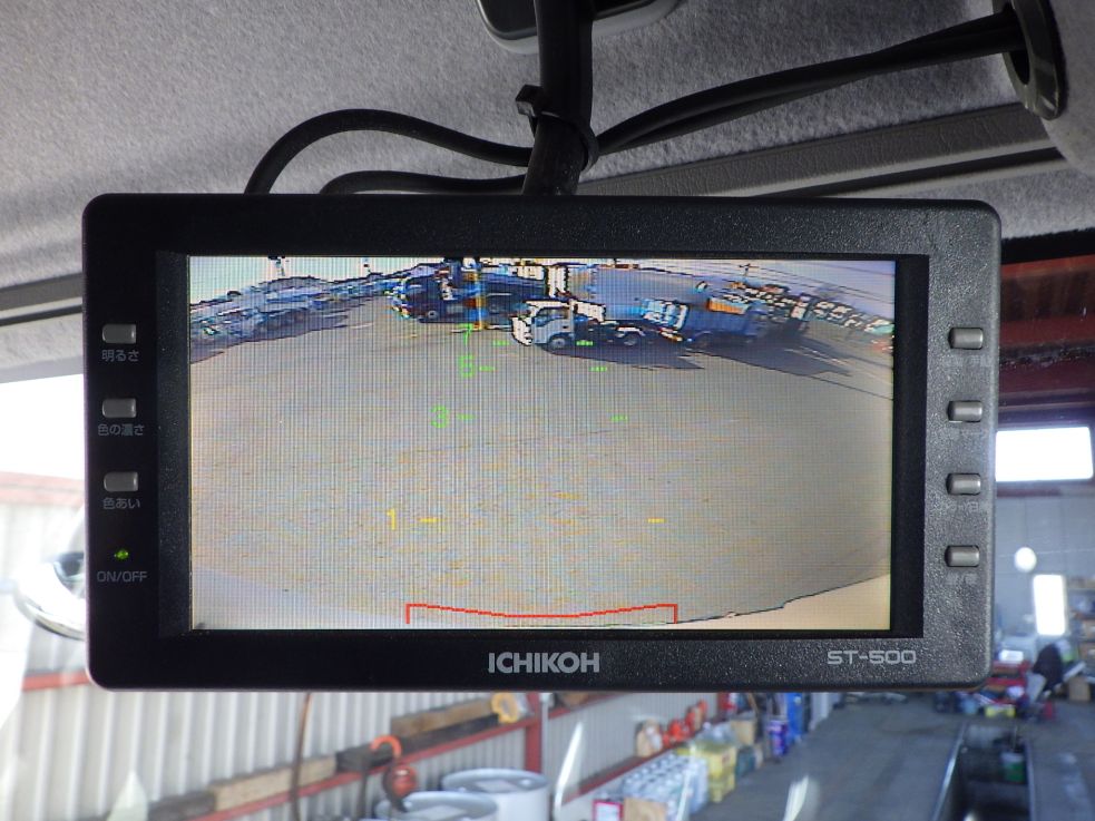 液晶バックモニター付きです。|いすゞ フォワード SKG-FRR90S2の写真13