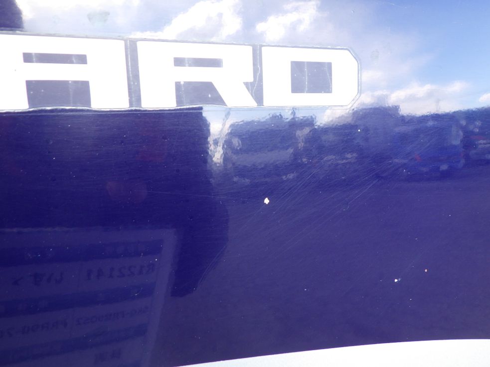 フロントパネルに飛び石キズがあります。|いすゞ フォワード SKG-FRR90S2の写真21