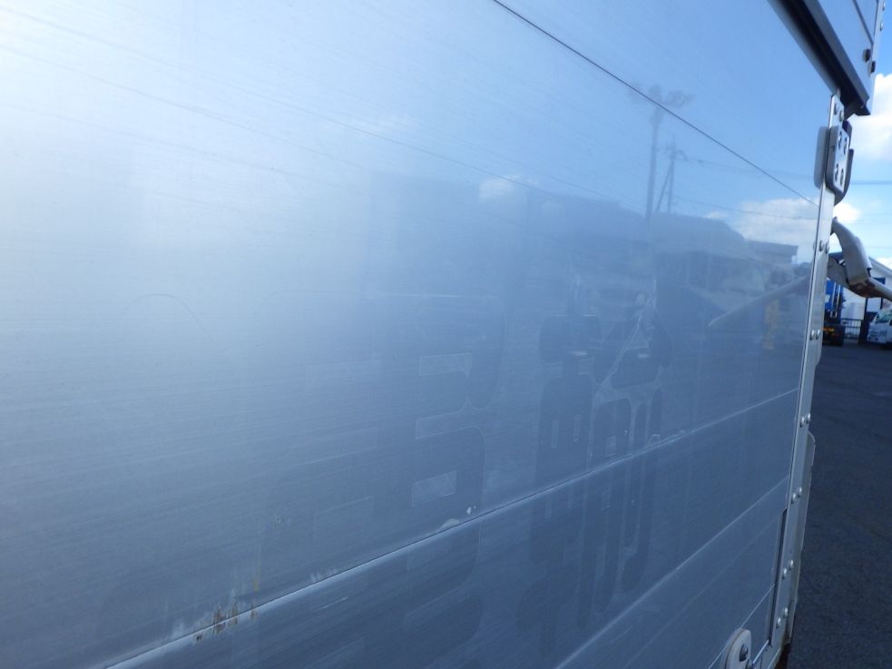 左右のアオリに看板跡があります。|いすゞ フォワード SKG-FRR90S2の写真29