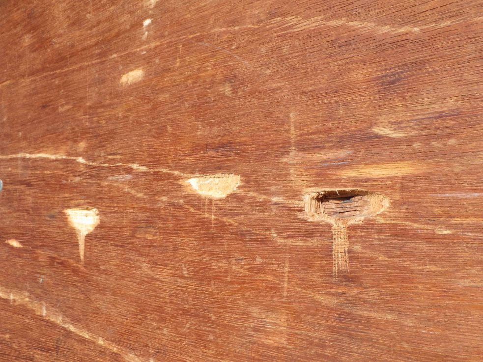 荷台ベニヤ板にキズ・割れがあります。|いすゞ フォワード SKG-FRR90S2の写真34