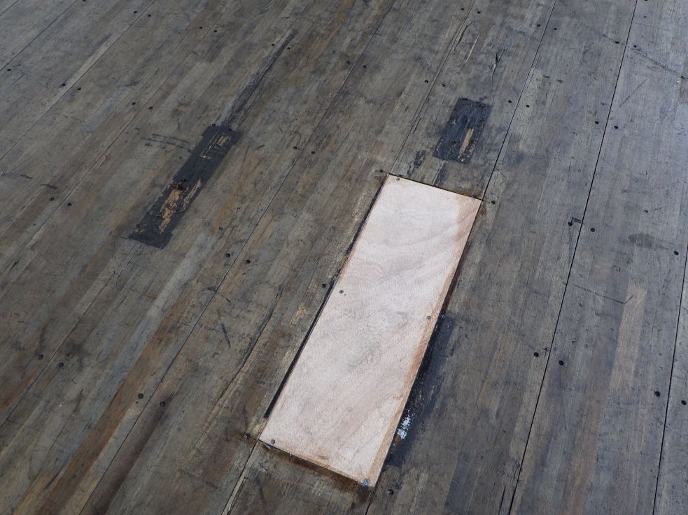 床板の一部に張替があります。|いすゞ フォワード SKG-FRR90S2の写真36