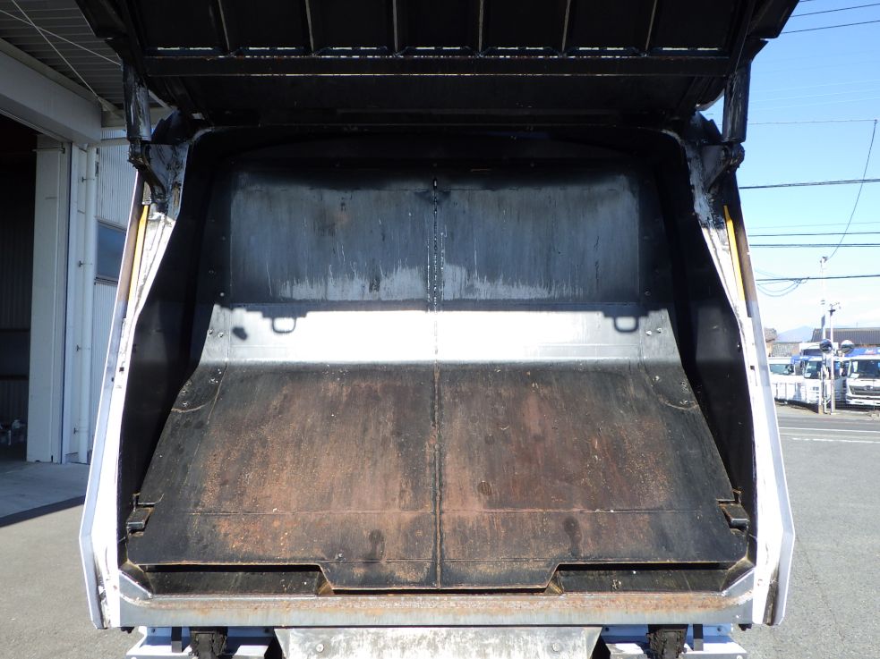 排出板の状態です。|三菱 キャンター TPG-FEB80(2WD)の写真10