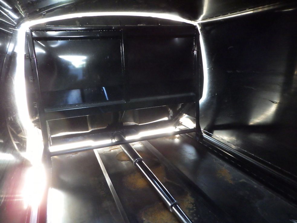 シリンダー及び排出板裏側の状態です。|三菱 キャンター TPG-FEB80(2WD)の写真11