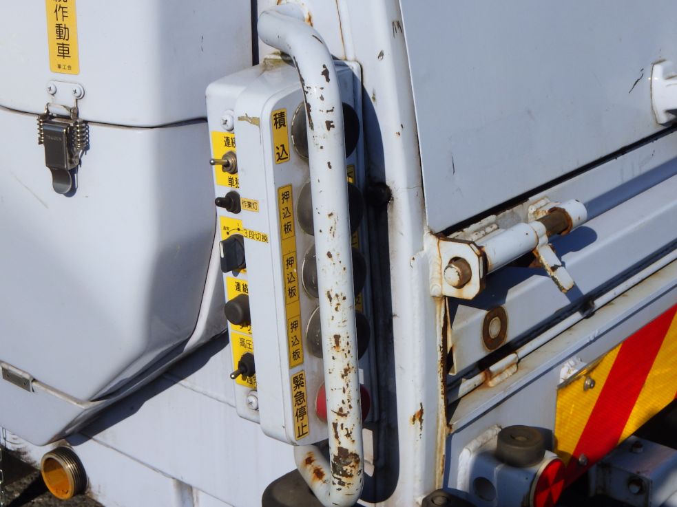 上物の操作スイッチです。(連続⇔単独切り替えスイッチ付です)|三菱 キャンター TPG-FEB80(2WD)の写真14