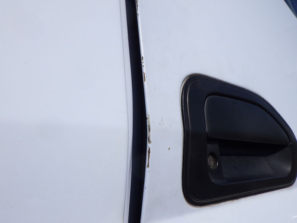 運転席側ドアにキズがあります。(助手席側にもあります)|三菱 キャンター TPG-FEB80(2WD)の写真24