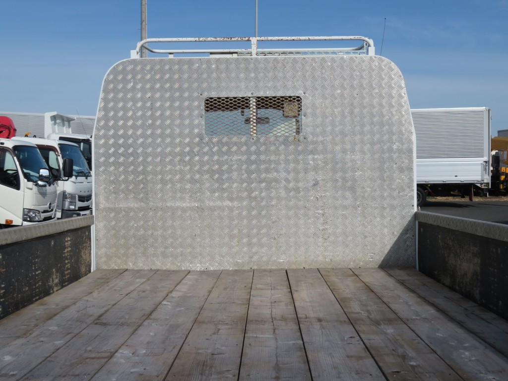 いすゞ エルフ 2RG-NPR88YN(2WD)の写真8