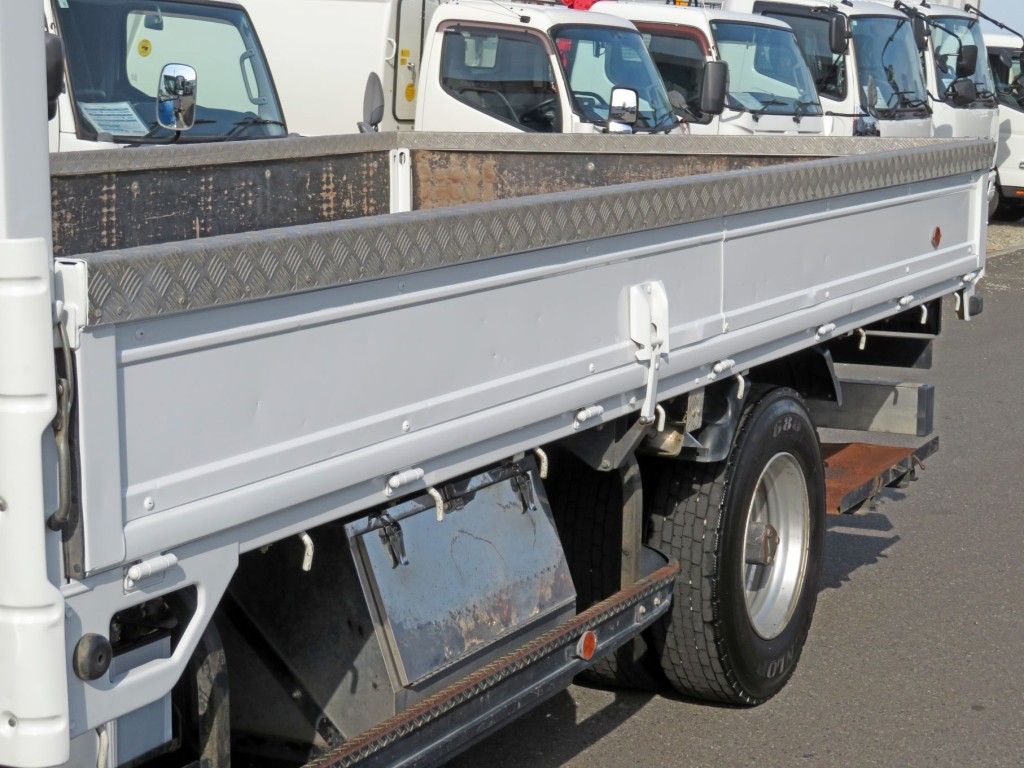 いすゞ エルフ 2RG-NPR88YN(2WD)の写真16