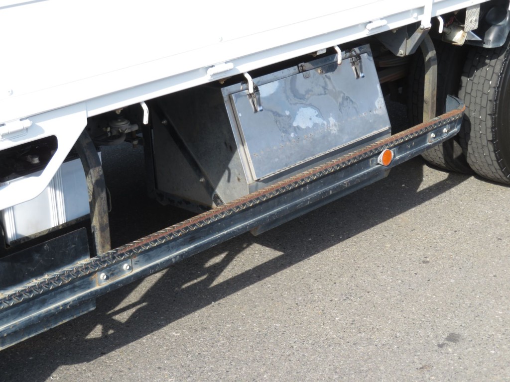 いすゞ エルフ 2RG-NPR88YN(2WD)の写真17